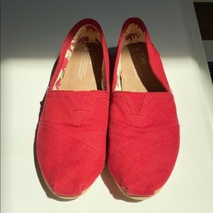 Toms Red Canvas Women’s Classics